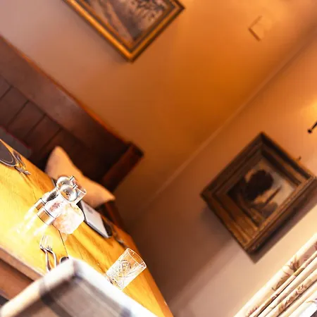 The Fairfax Arms 4* 길링 이스턴
