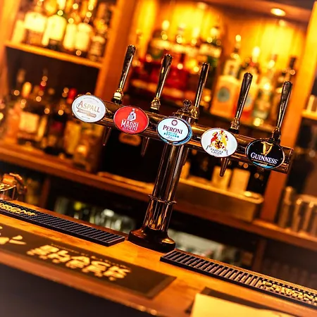The Fairfax Arms بيت ريفي