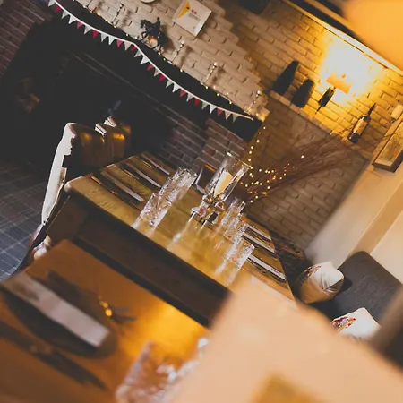여관 The Fairfax Arms 길링 이스턴