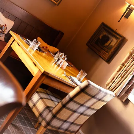 여관 The Fairfax Arms