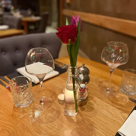 The Fairfax Arms 여관