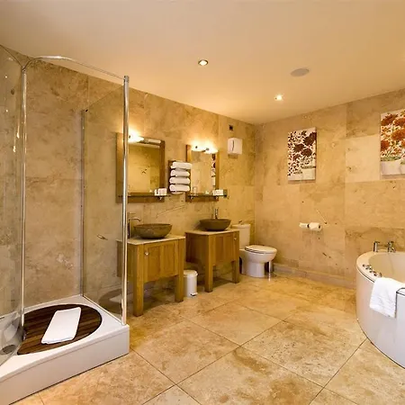 The Fairfax Arms 4*